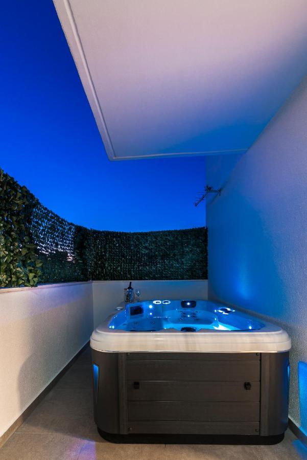 New Deluxe Jacuzzi Apartment Ana ドゥブロブニク エクステリア 写真