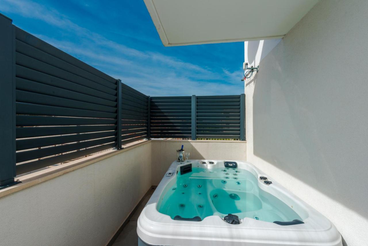 New Deluxe Jacuzzi Apartment Ana ドゥブロブニク エクステリア 写真